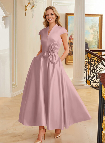 Classic V-Neck Short Sleeves Satin Mother Of The Bride Dresses With 3D Floral