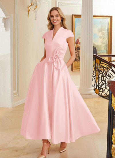 Classic V-Neck Short Sleeves Satin Mother Of The Bride Dresses With 3D Floral
