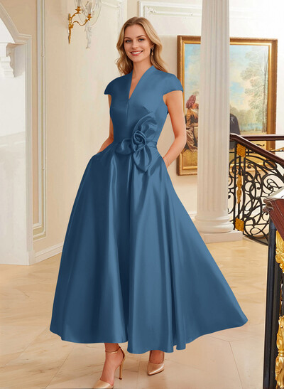 Classic V-Neck Short Sleeves Satin Mother Of The Bride Dresses With 3D Floral