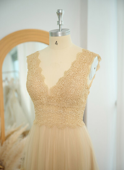 A-Line V-Neck Sleeveless Lace Wedding Dresses With Sweep Train