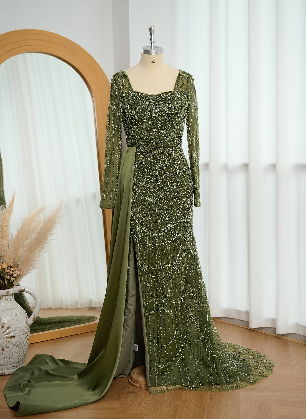 Sheath/Column Long Sleeves Satin /Sequined Evening Dresses With Sweeping Side Drape