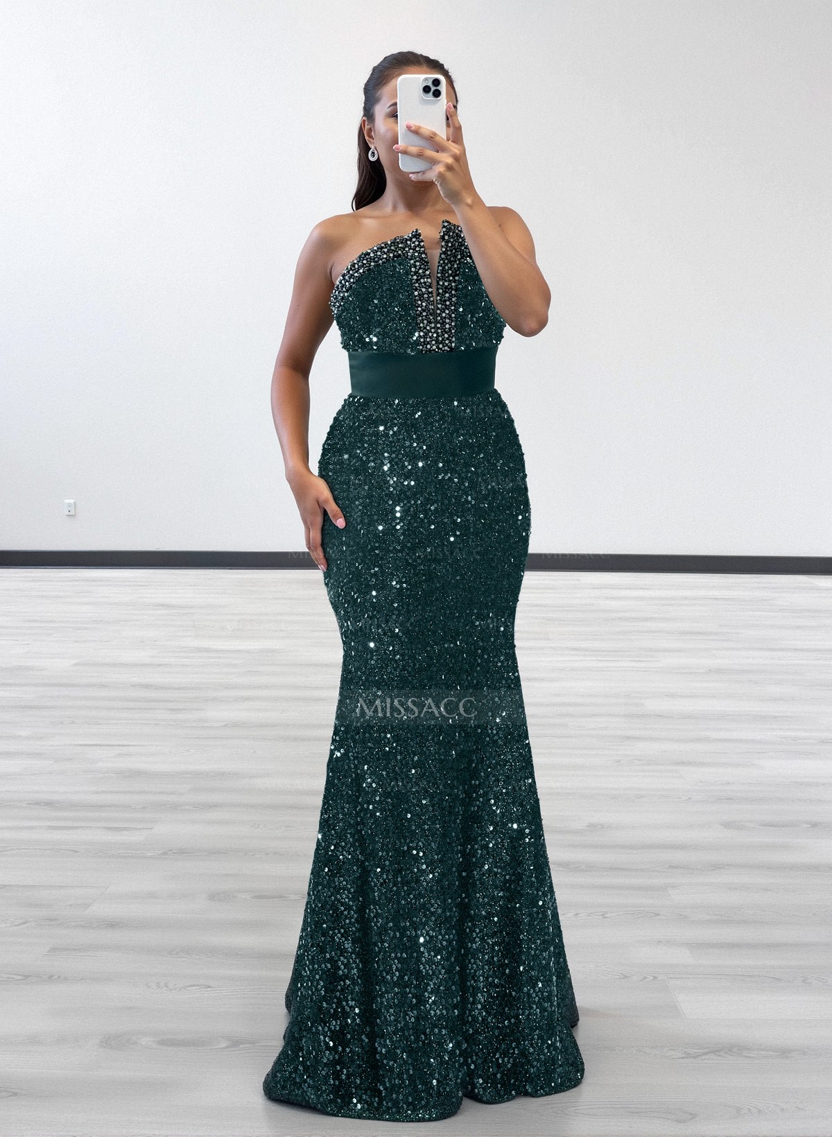 Sparkly Trumpet/Mermaid Satin/Sequined Evening Dresses With Bow(s)