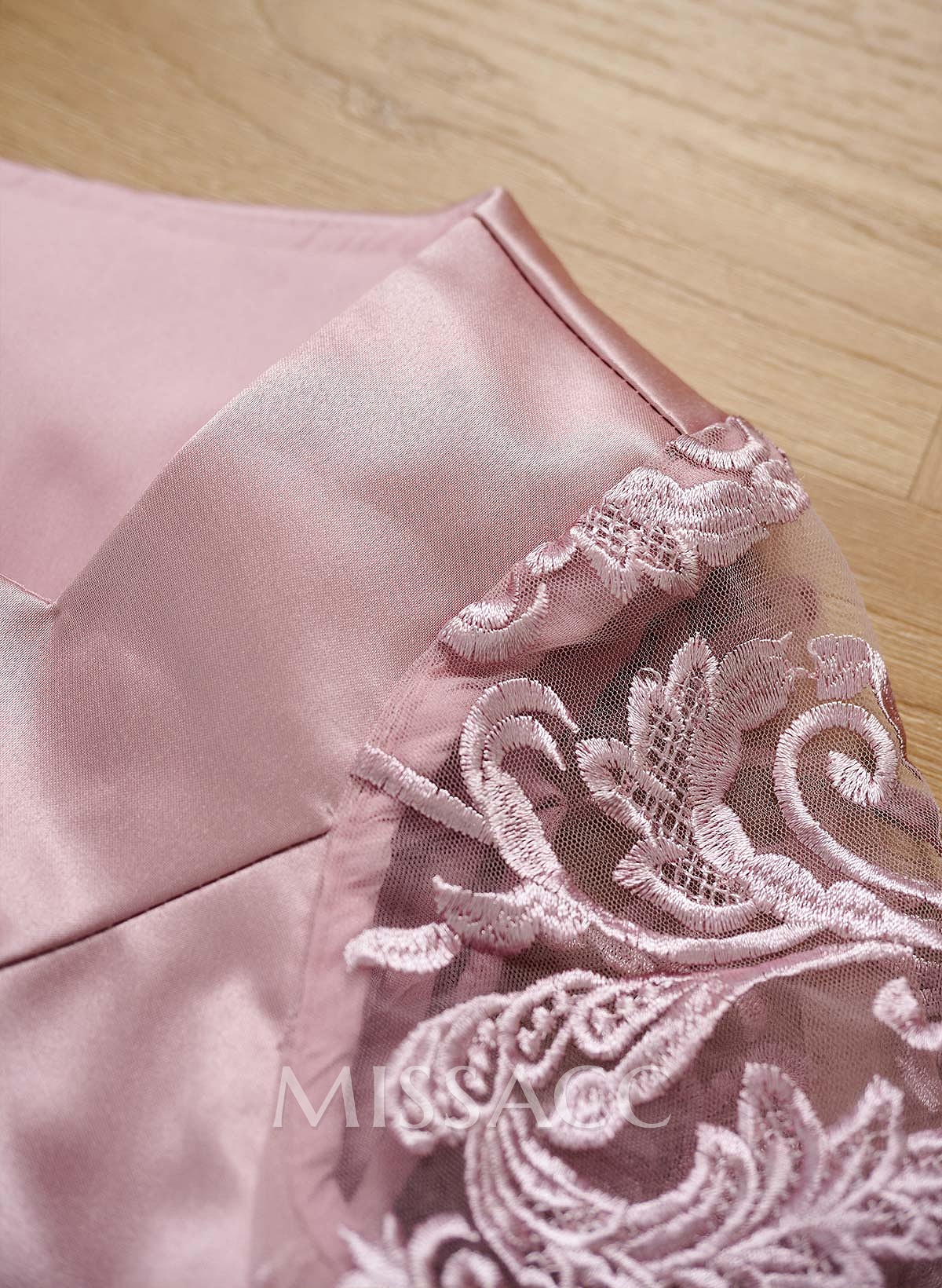 Modest Semi Sheer Illusion Sleeves Ruched Waist Mother Of The Bride Dresses With Floral Applique