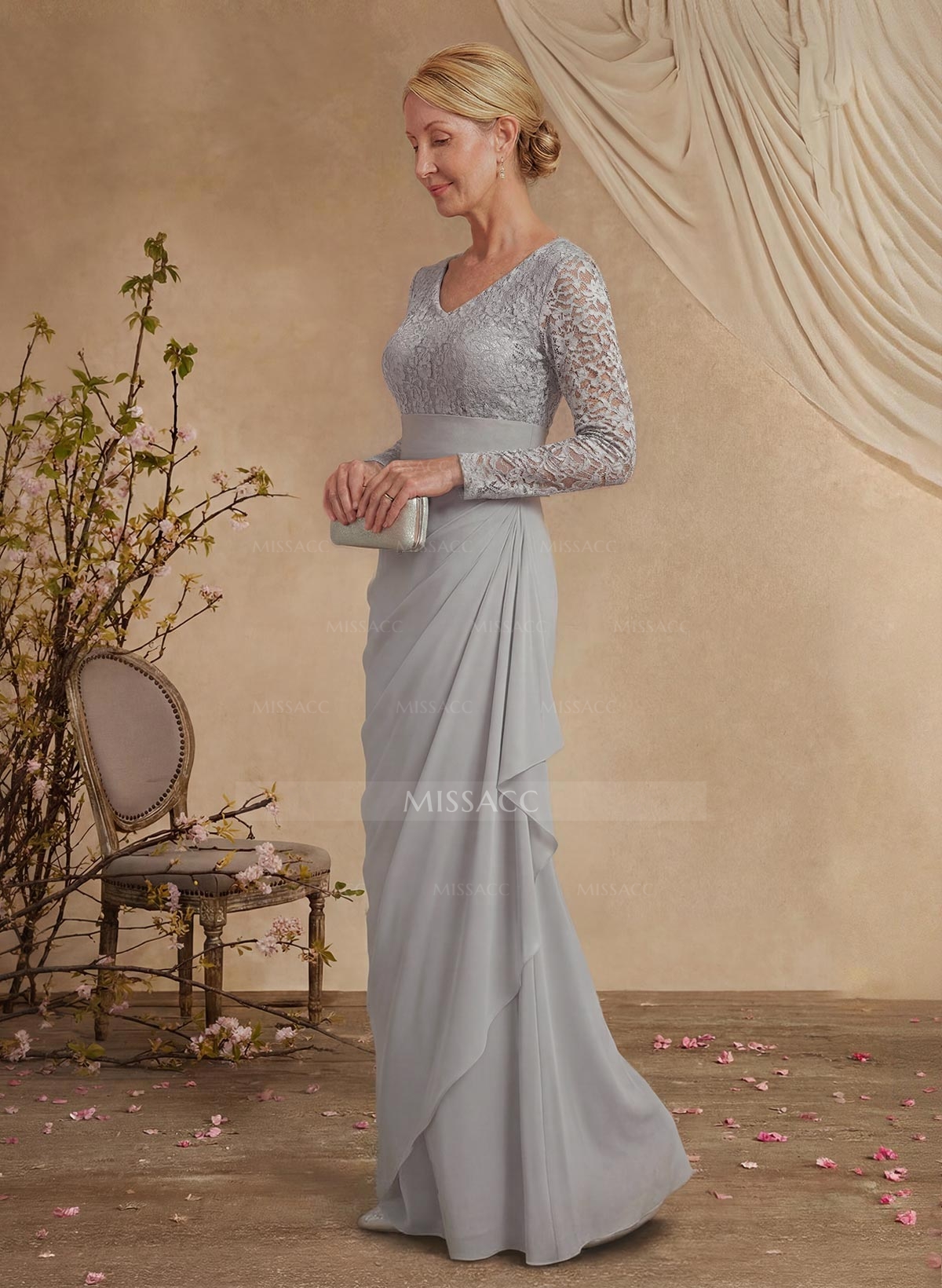 Classy V-Neck Long Sleeves Chiffon Mother Of The Bride Dresses With Ruffle/Lace