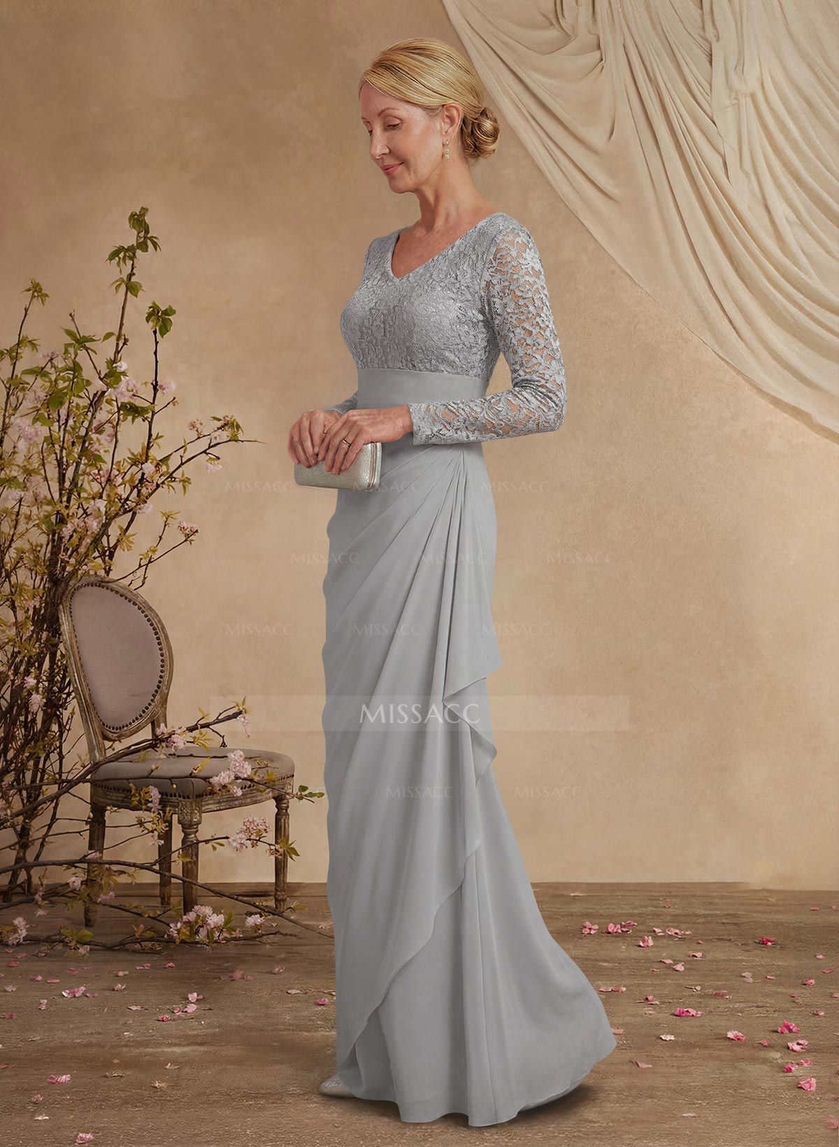 Classy V-Neck Long Sleeves Chiffon Mother Of The Bride Dresses With Ruffle/Lace