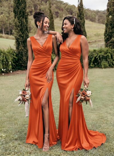 Simple Ruched V-Neck Silk Like Satin Bridesmaid Dresses With High Split
