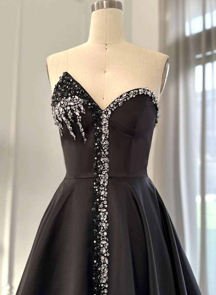 Elegant A-Line Satin Evening Dresses With Rhinestone