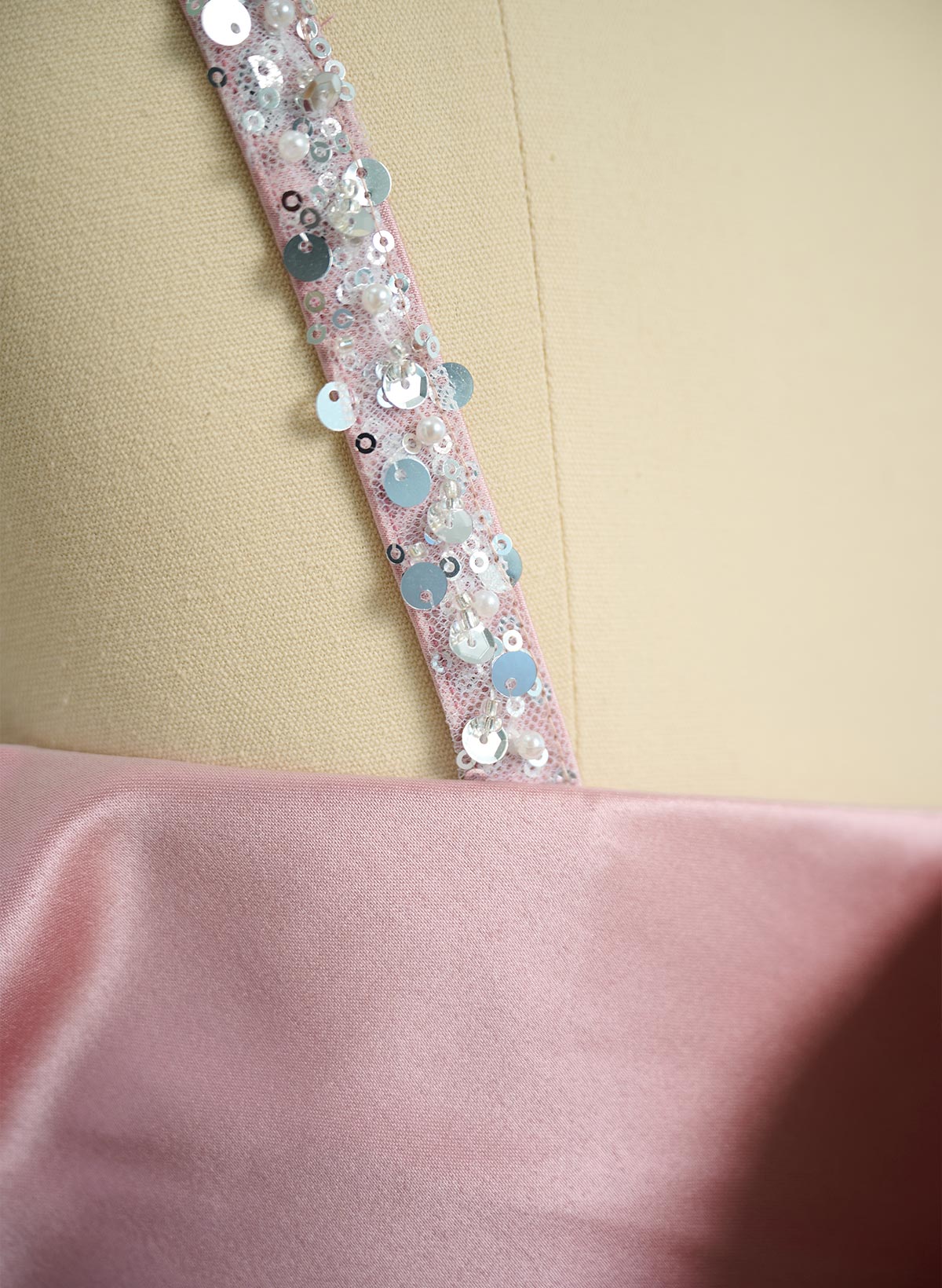 Dreamy Cold Shoulder Ruffle Satin Evening Dresses With Sequins