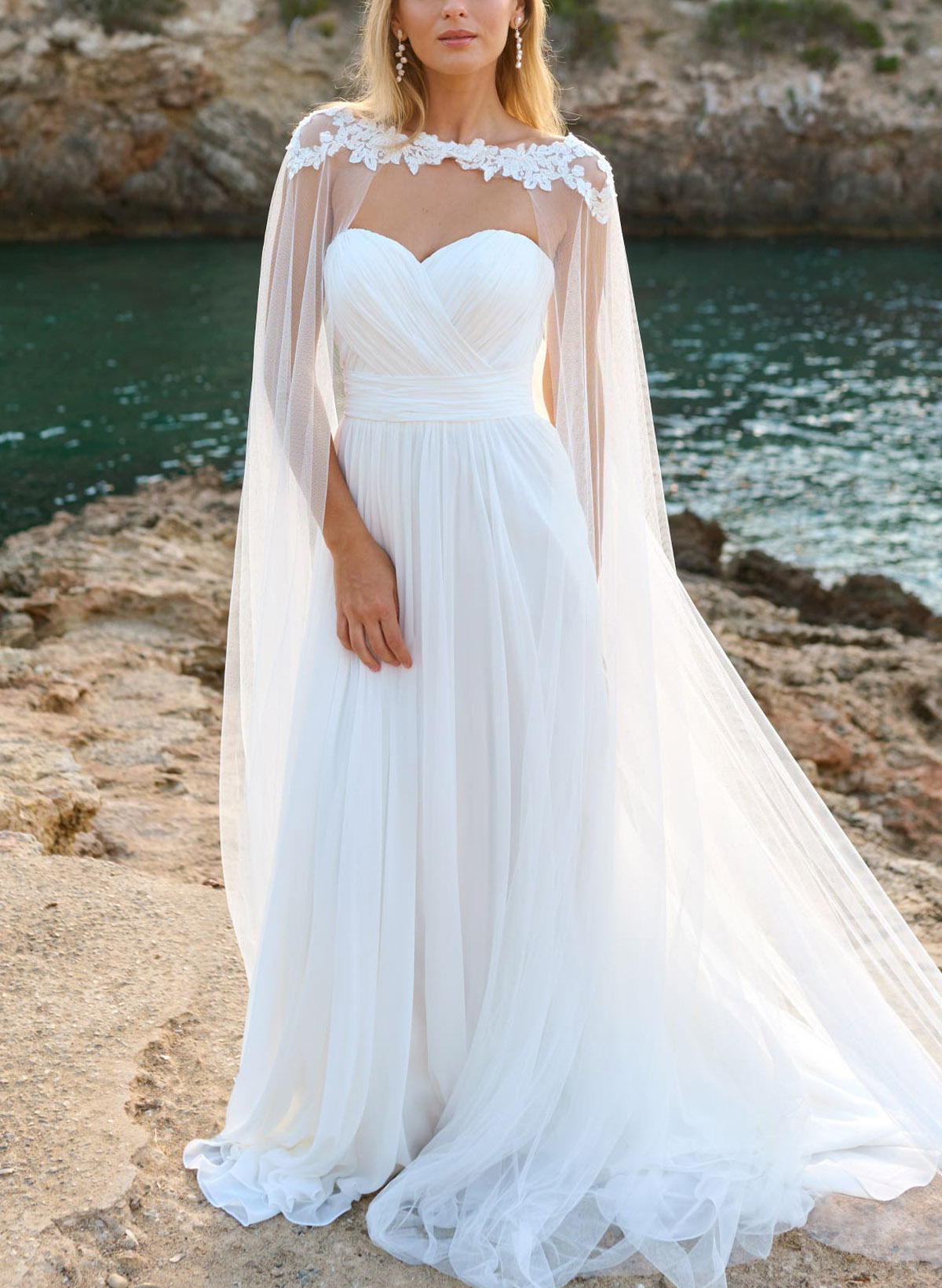 Free-Spirited Sweetheart Ruched Chiffon Wedding Dresses With Floral Applique