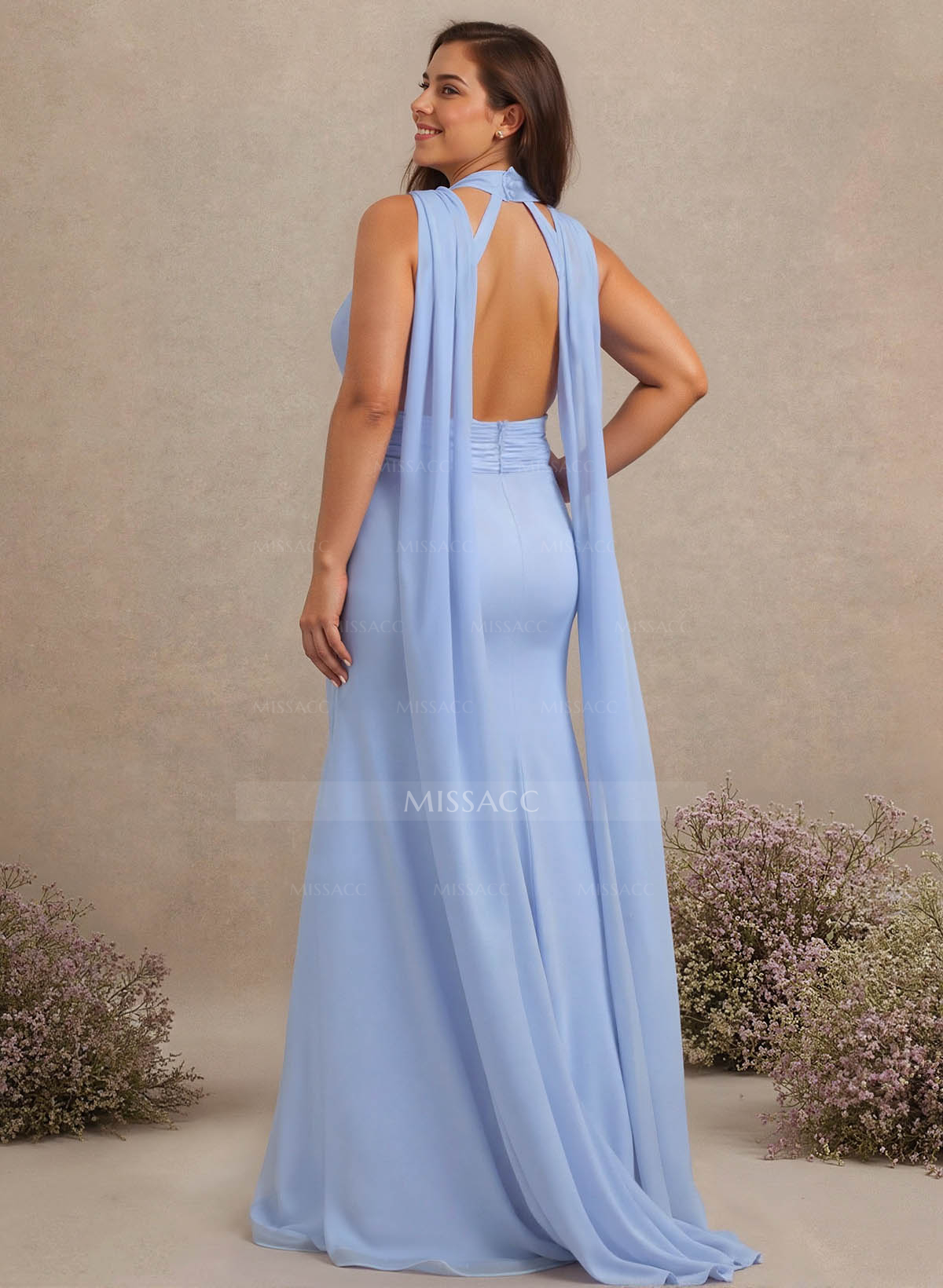 Elegant Trumpet Halter Chiffon Bridesmaid Dresses With Bare Back
