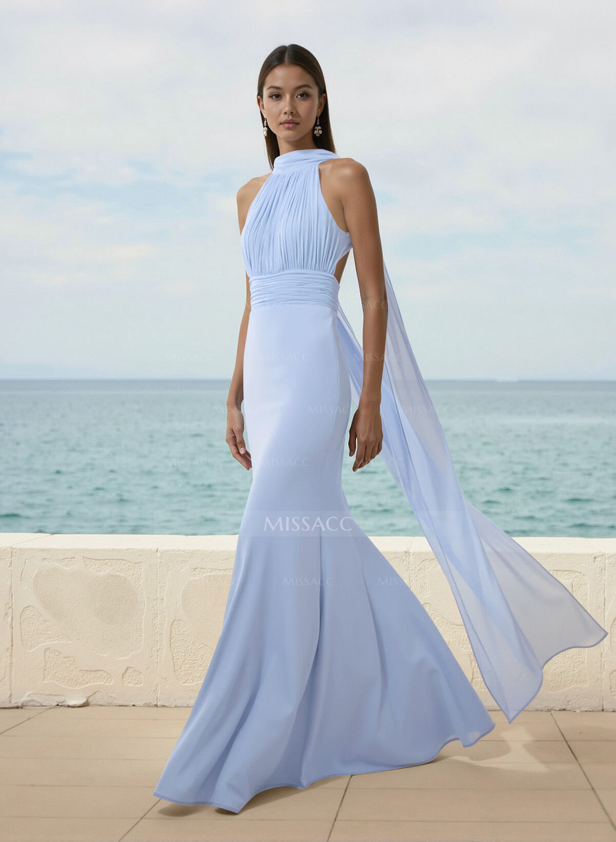 Elegant Trumpet Halter Chiffon Bridesmaid Dresses With Bare Back