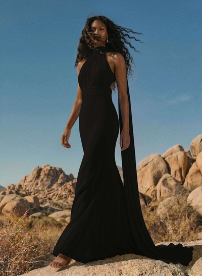 Elegant Trumpet Halter Chiffon Bridesmaid Dresses With Bare Back