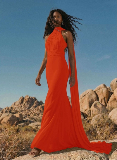 Elegant Trumpet Halter Chiffon Bridesmaid Dresses With Bare Back