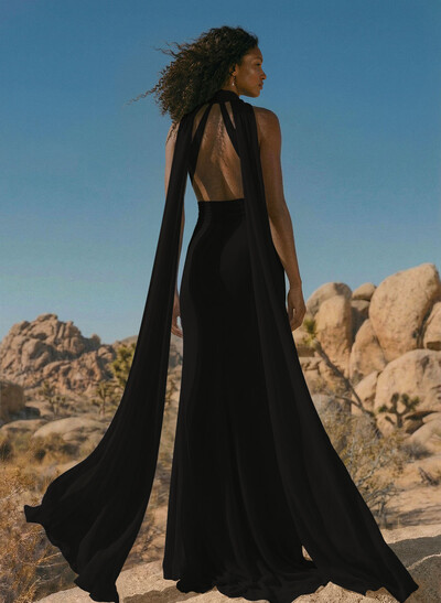 Elegant Trumpet Halter Chiffon Bridesmaid Dresses With Bare Back