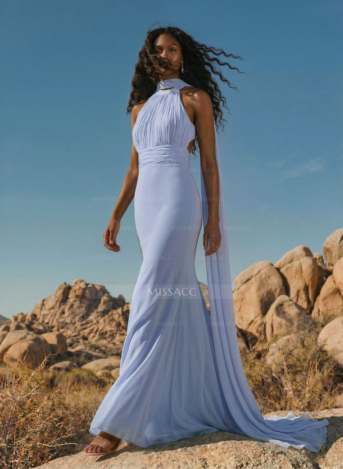 Elegant Trumpet Halter Chiffon Bridesmaid Dresses With Bare Back