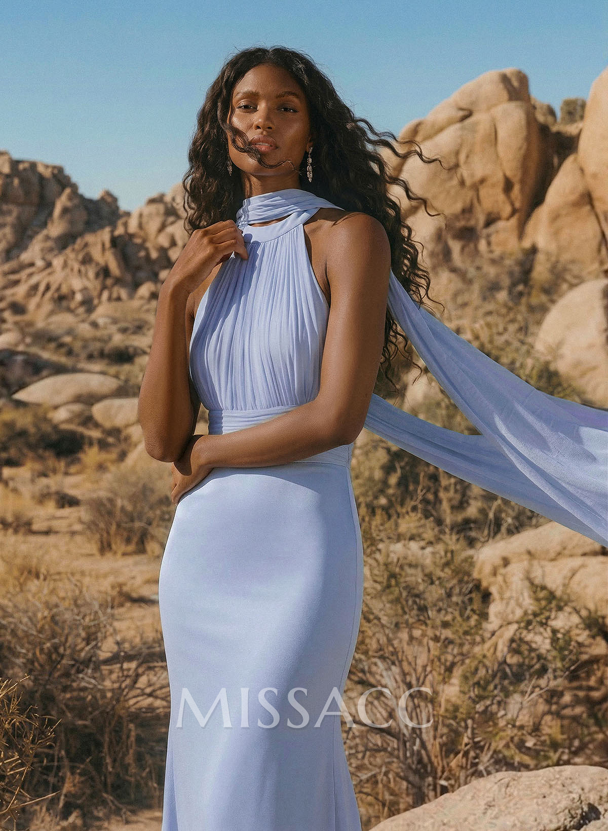 Elegant Trumpet Halter Chiffon Bridesmaid Dresses With Bare Back