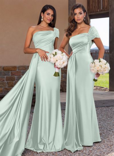 Modest Trumpet Ruched One-Shoulder Bridesmaid Dresses With Sweeping Side Drape
