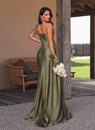 Modest Trumpet Ruched One-Shoulder Bridesmaid Dresses With Sweeping Side Drape