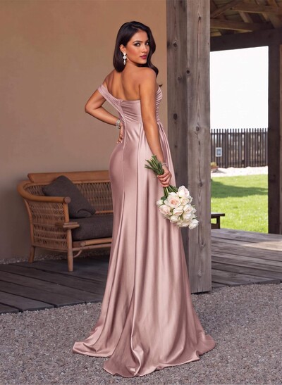 Modest Trumpet Ruched One-Shoulder Bridesmaid Dresses With Sweeping Side Drape