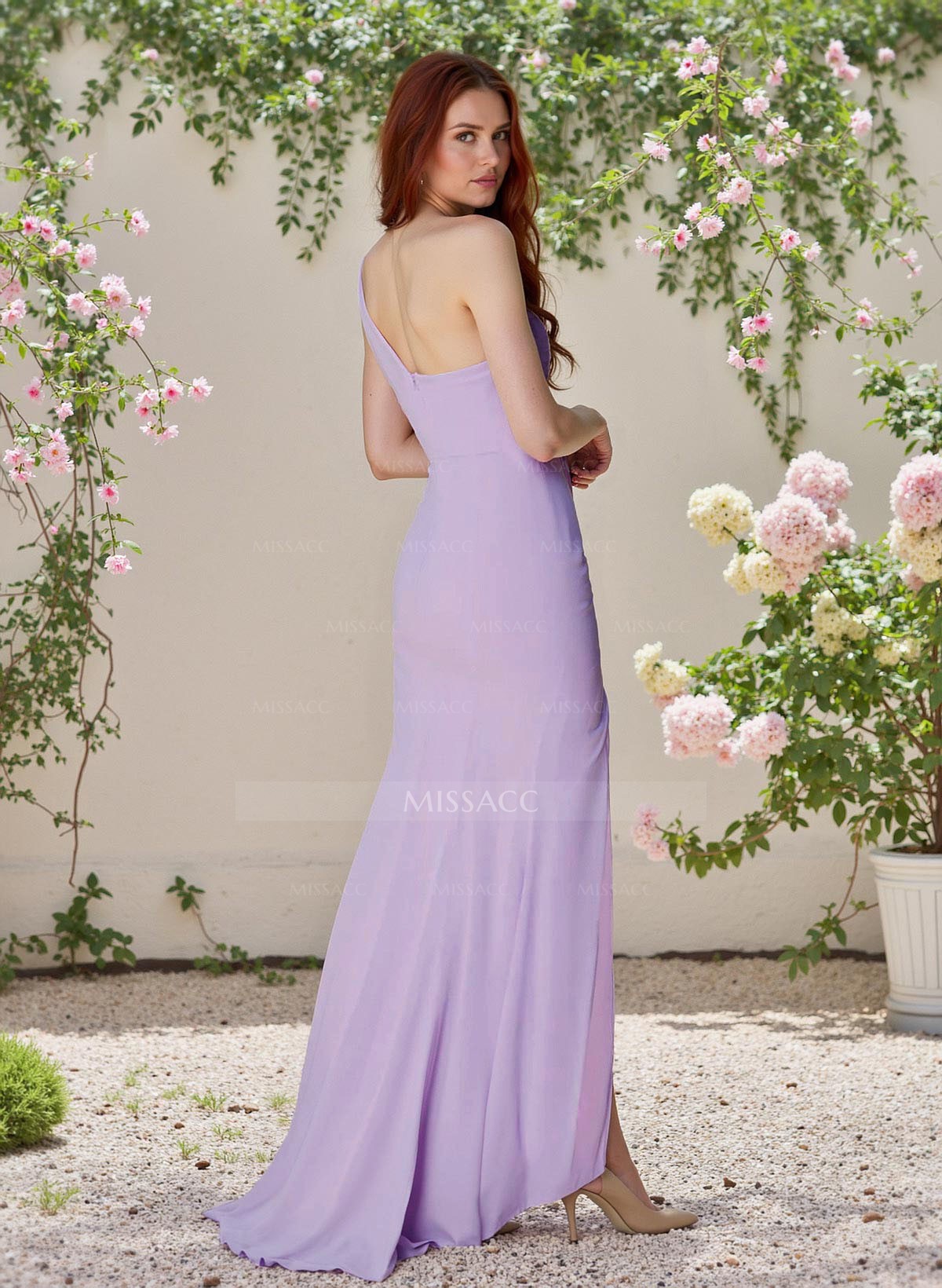 Flattering One-Shoulder Sleeveless Bridesmaid Dresses Chiffon With High Split