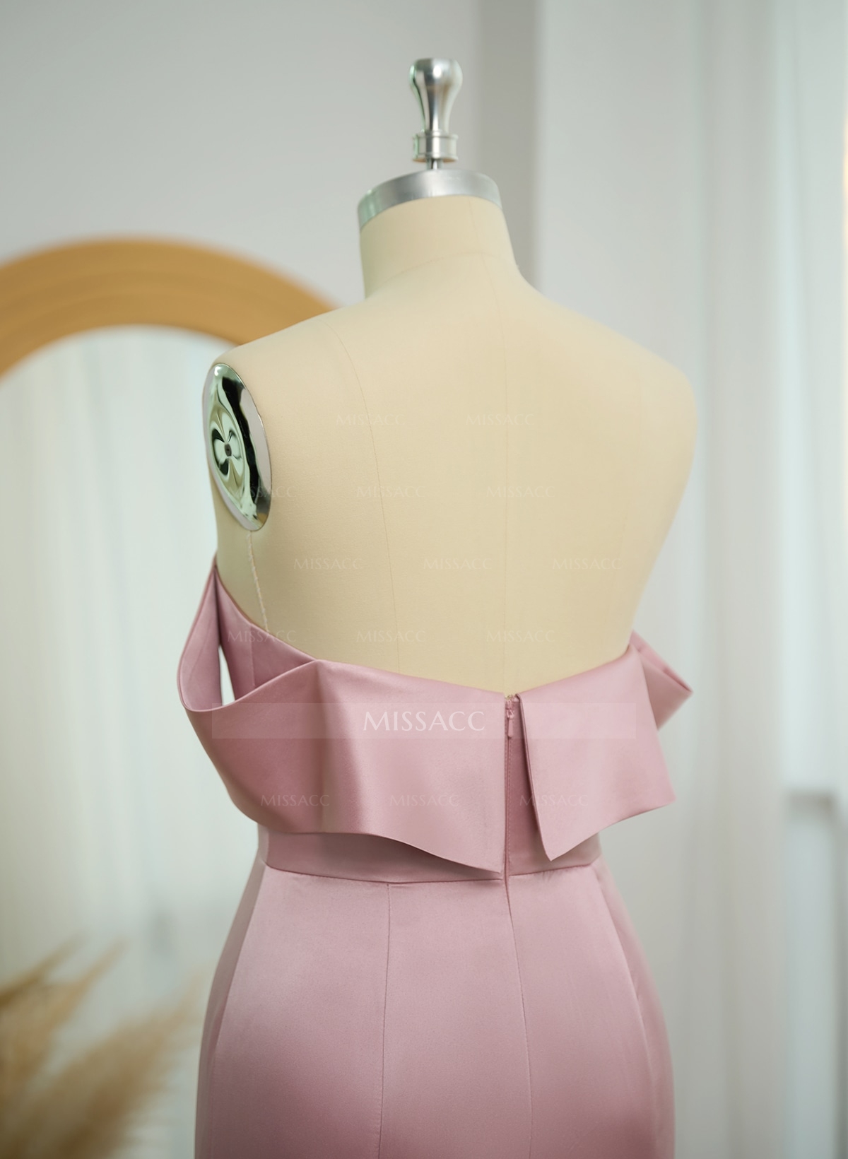 Elegant Trumpet Off-The-Shoulder Sleeveless Satin Bridesmaid Dresses