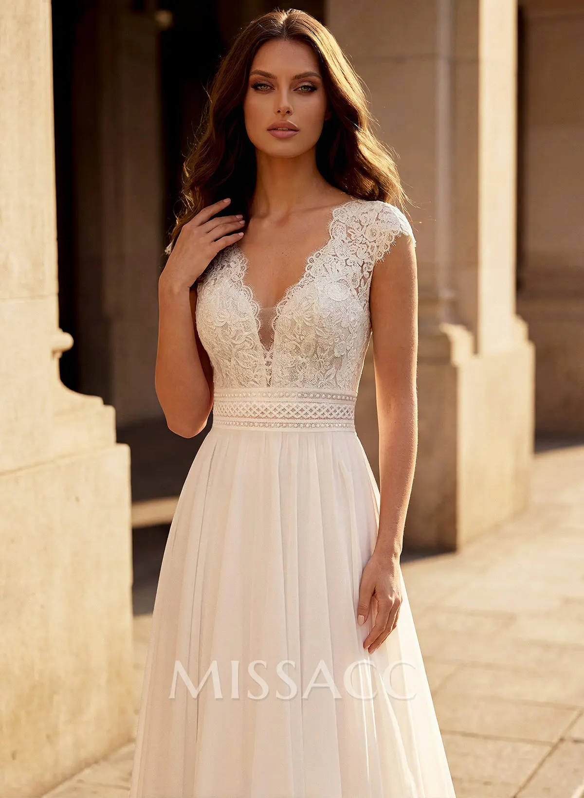 Missacc Ivory Bride Vintage Boho A-Line Plunge Neck Lace/Chiffon Wedding Dresses With Low Back