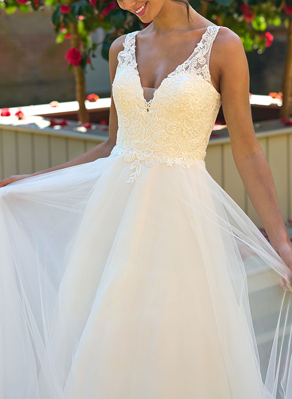 Modest A-Line V-Neck Sleeveless Tulle Wedding Dresses With Appliques Lace