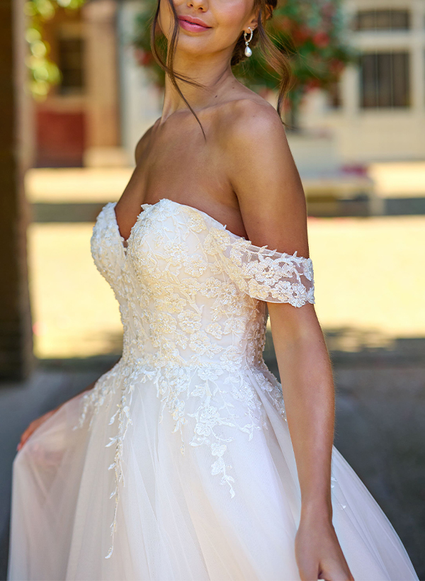 Dreamy Ball-Gown Off-The-Shoulder Tulle Wedding Dresses With Lace Applique