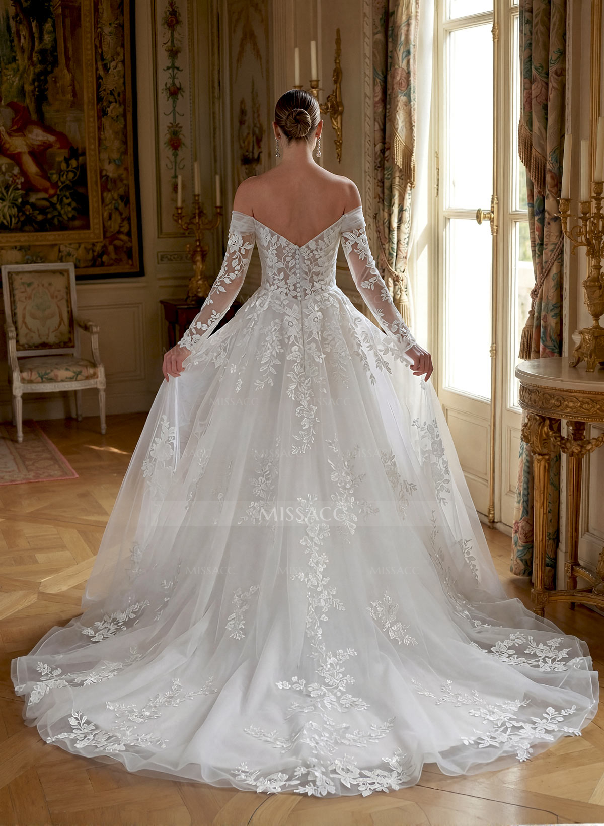 Luxury Ball-Gown V-Neck Long Sleeves Tulle Wedding Dresses With Appliques Lace