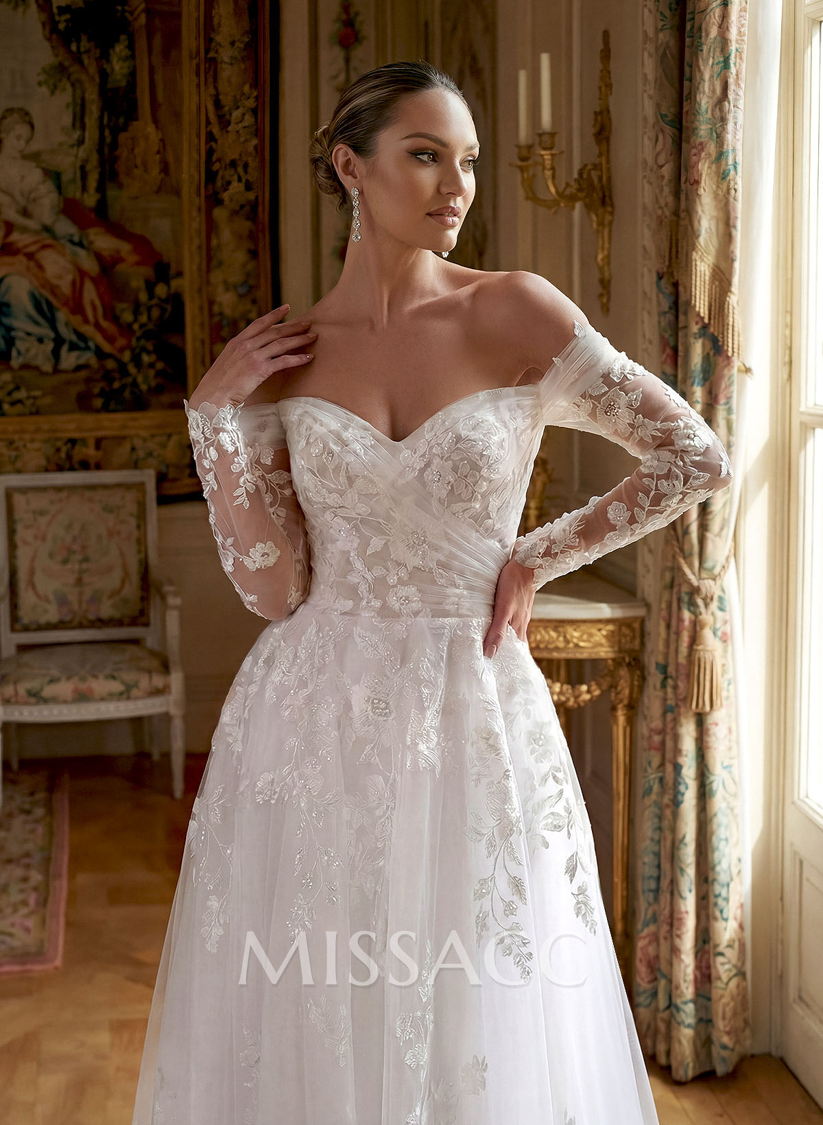 Luxury Ball-Gown V-Neck Long Sleeves Tulle Wedding Dresses With Appliques Lace