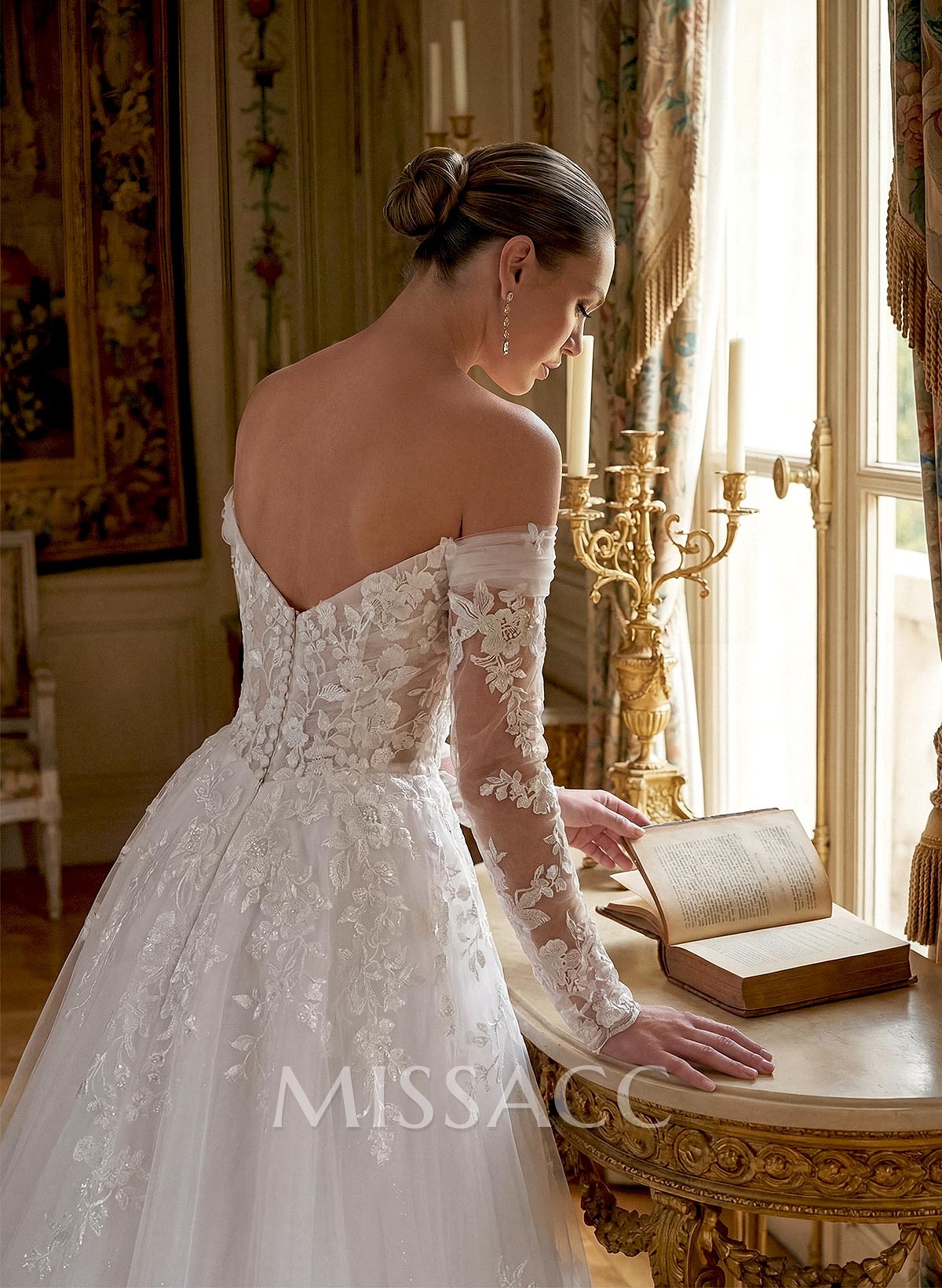 Luxury Ball-Gown V-Neck Long Sleeves Tulle Wedding Dresses With Appliques Lace