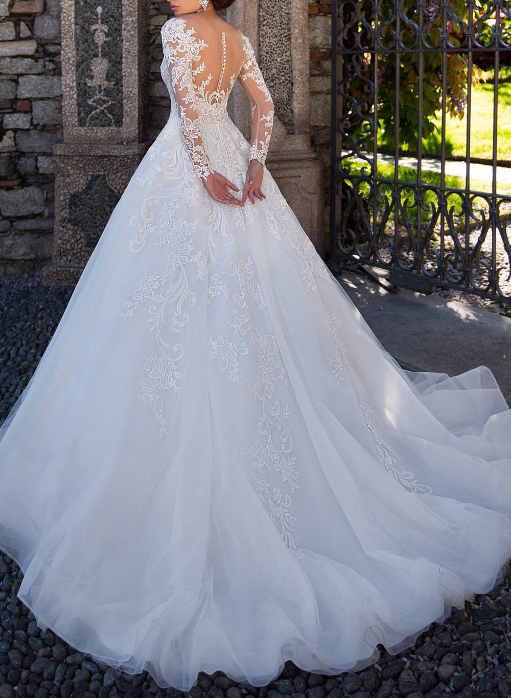 Dreamy A-Line Illusion Neck Long Sleeves Sweep Train Tulle Wedding Dresses With Appliques Lace