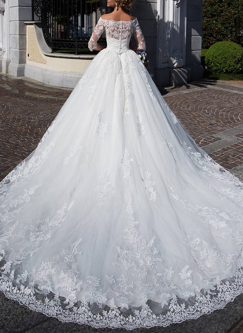 Elegant Off-The-Shoulder 1/2 Sleeves Ball-Gown Court Train Lace/Tulle Wedding Dresses