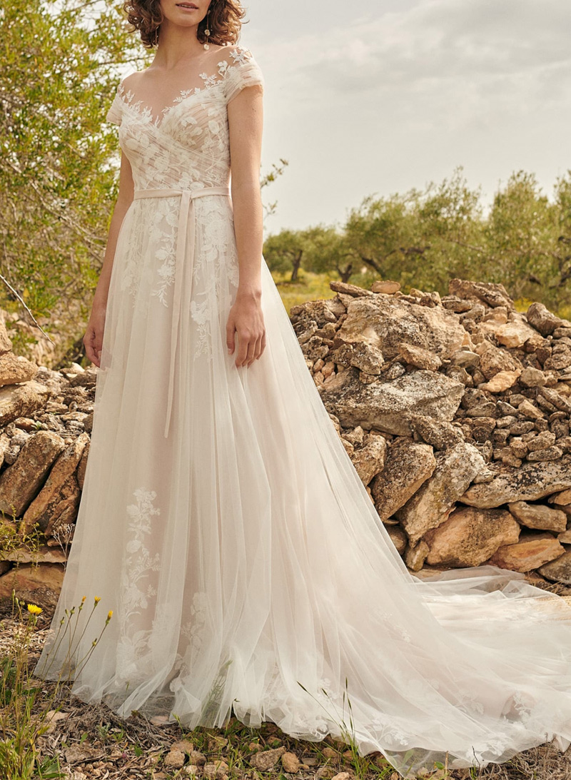 Dreamy Illusion Neck A-Line Sweep Train Lace/Tulle Wedding Dresses