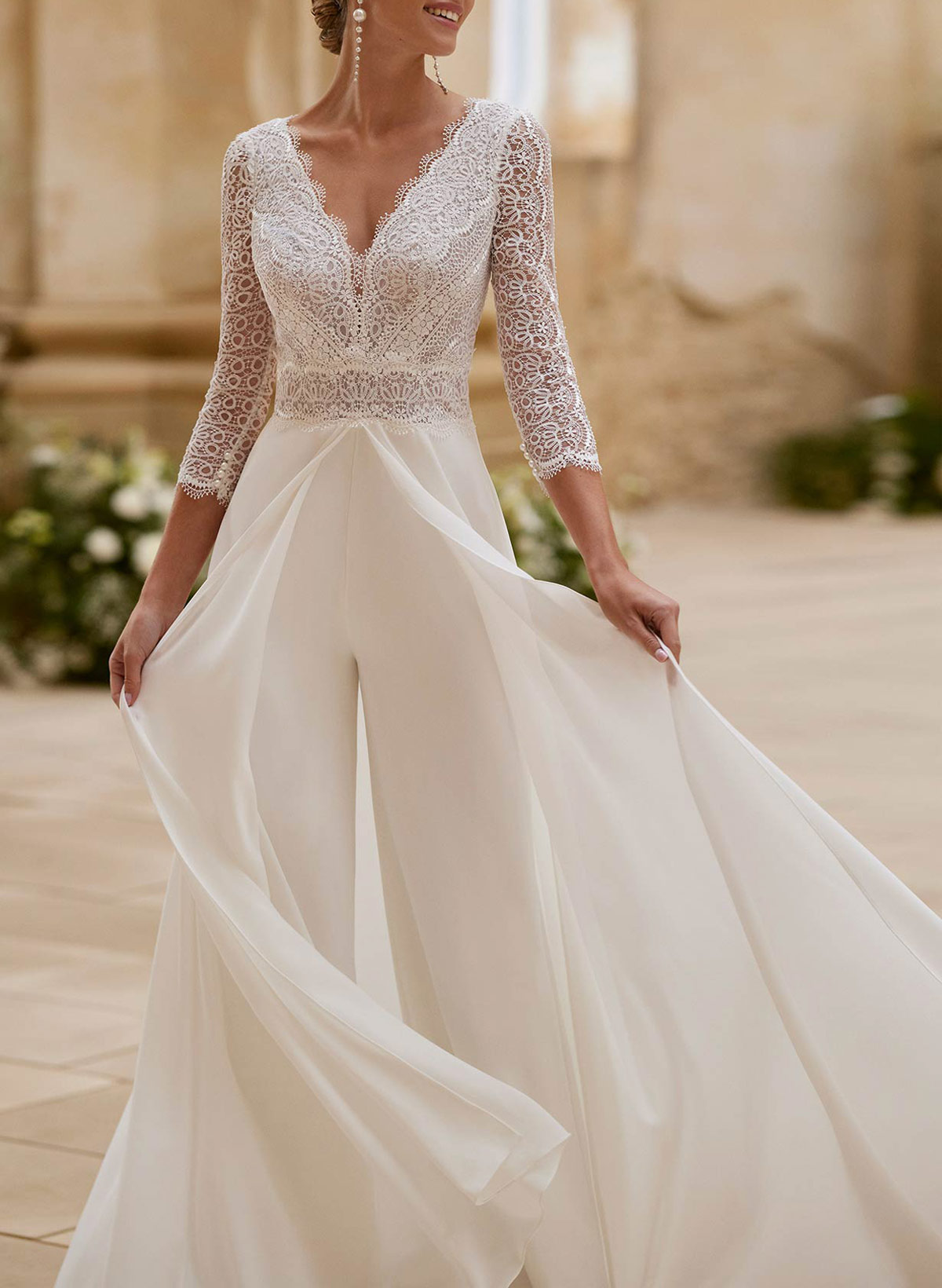 Elegant V-Neck 3/4 Sleeves Sweep Train Lace/Chiffon Wedding Dresses