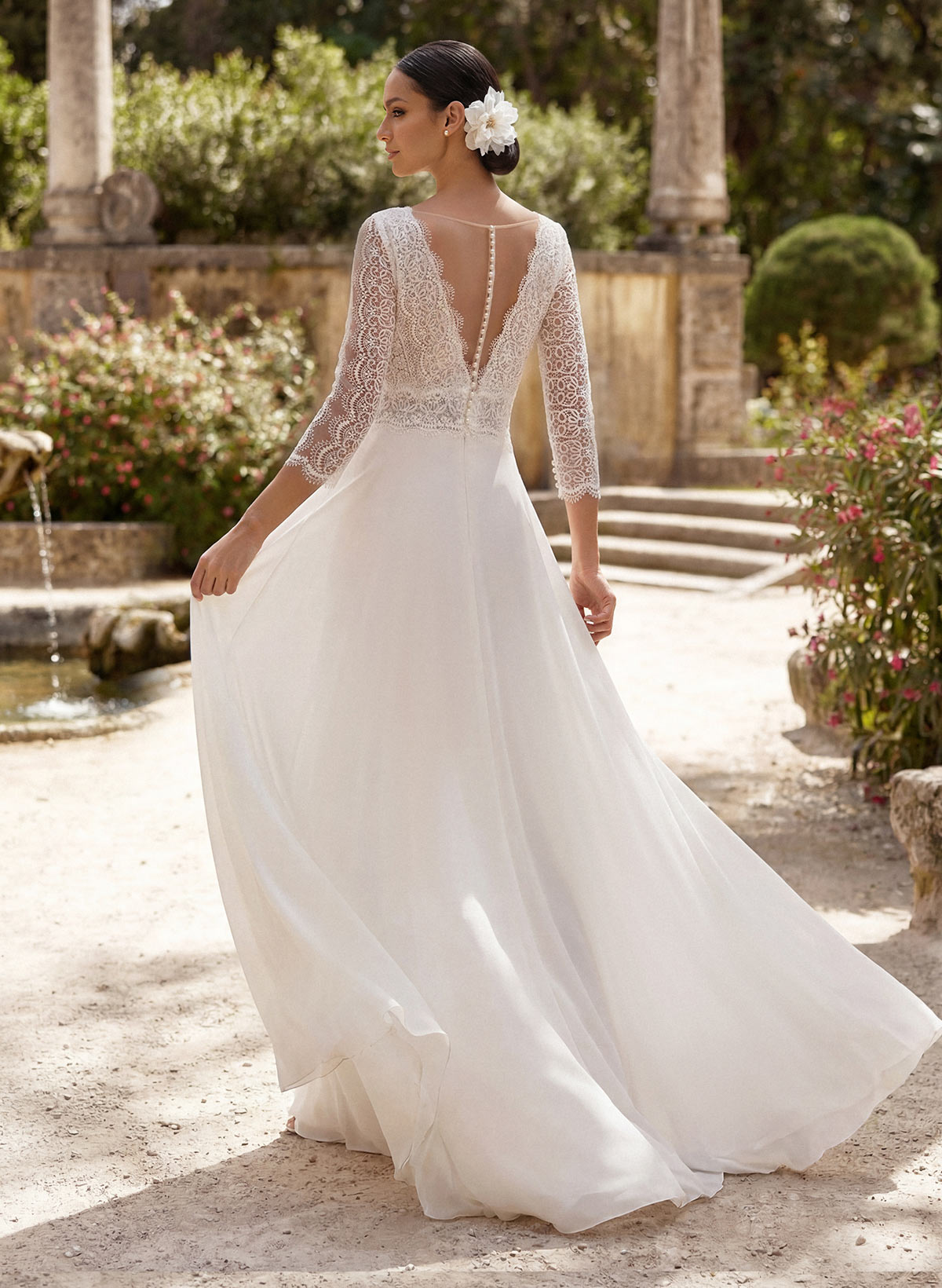 Elegant V-Neck 3/4 Sleeves Sweep Train Lace/Chiffon Wedding Dresses