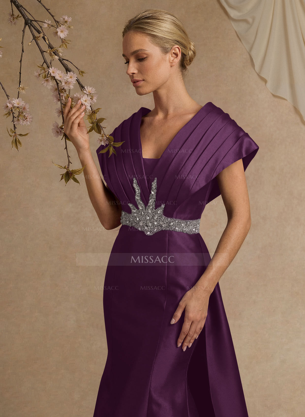 A-Line V-Neck Sleeveless Court Train Satin Evening Dresses With Rhinestone