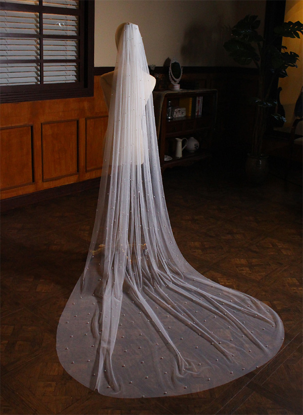 Tulle One-Tier Cathedral Bridal Veils With Faux Pearl