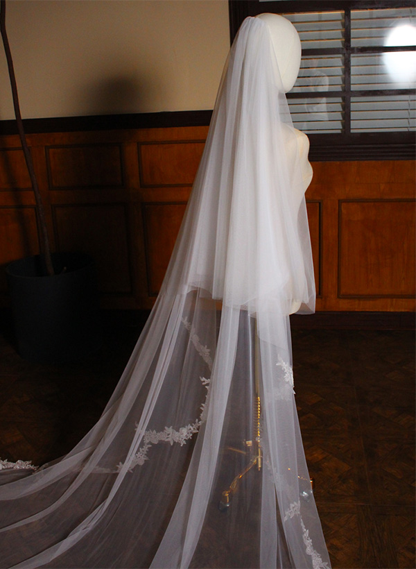 Lace Applique Edge Two-Tier Cathedral Bridal Veils