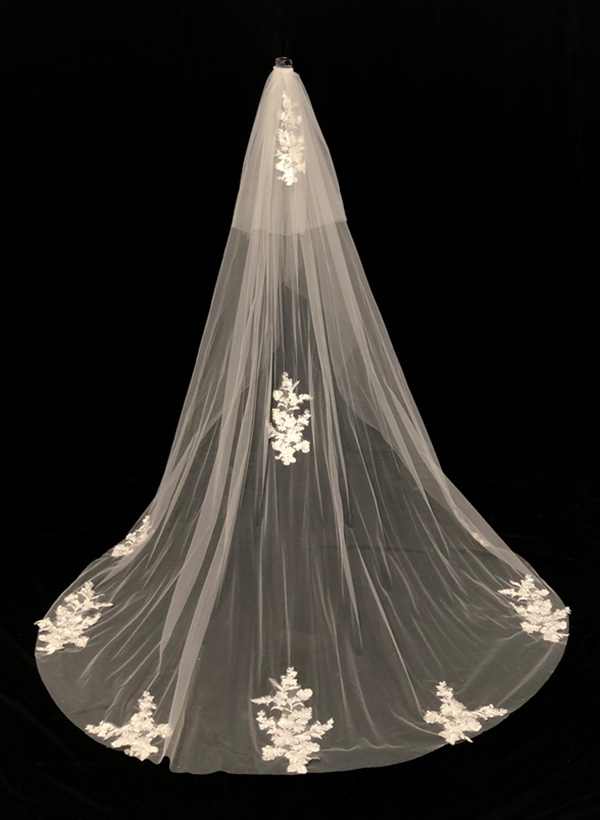 Cut Edge Two-Tier Chapel Bridal Veils With Lace