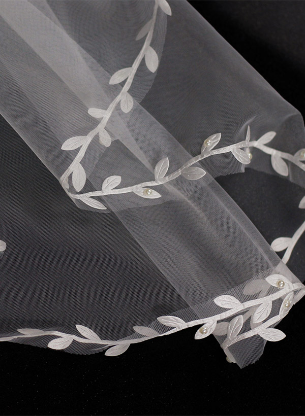 Lace Applique Edge One-Tier Waltz Bridal Veils