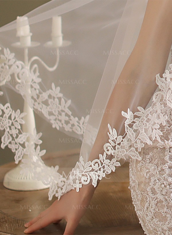 Lace Applique Edge One-Tier Fingertip Bridal Veils