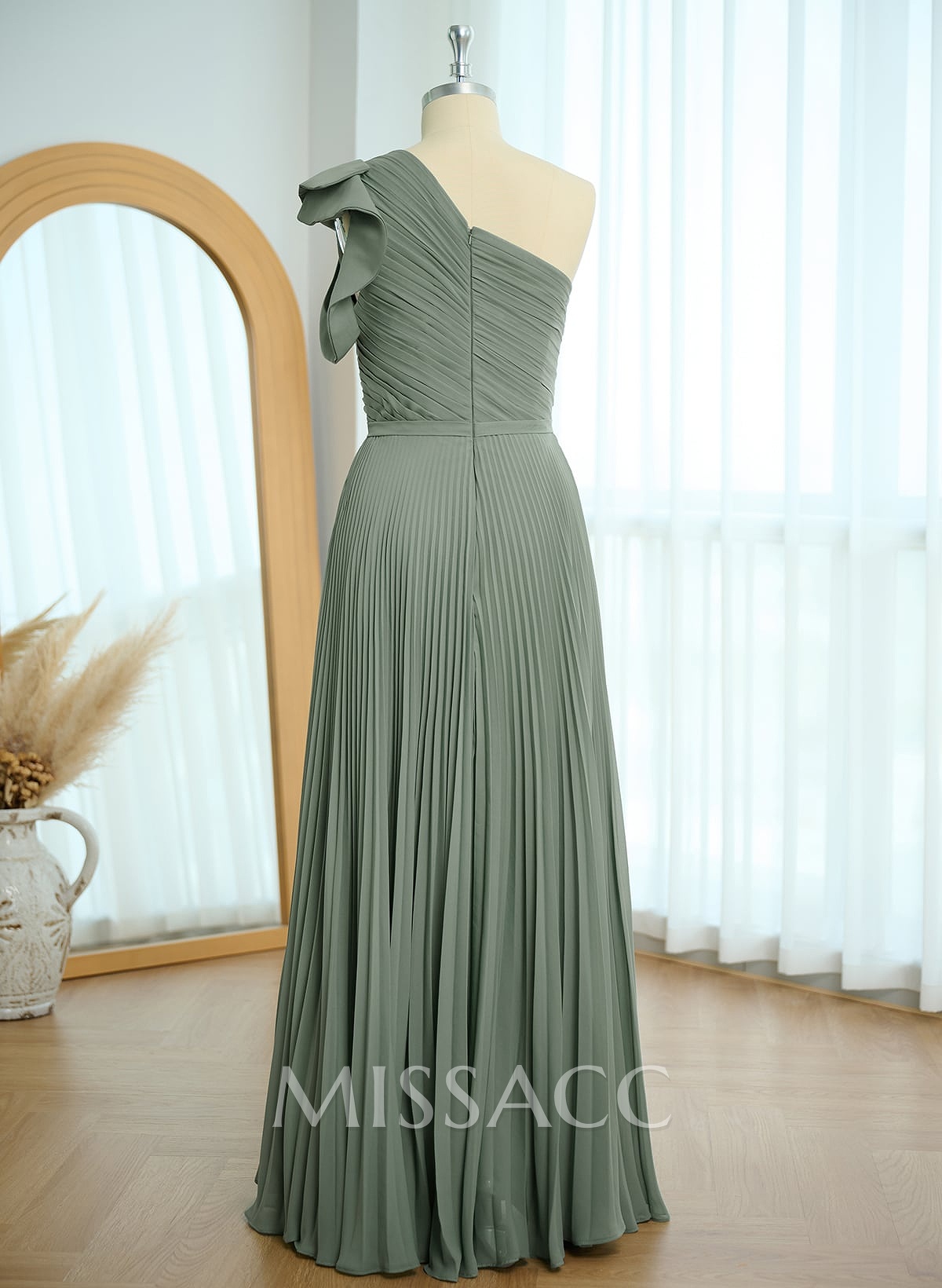 A-Line One-Shoulder Sleeveless Chiffon Bridesmaid Dresses With Pleated A-Line One-Shoulder Sleeveless Chiffon Bridesmaid Dresses With Pleated