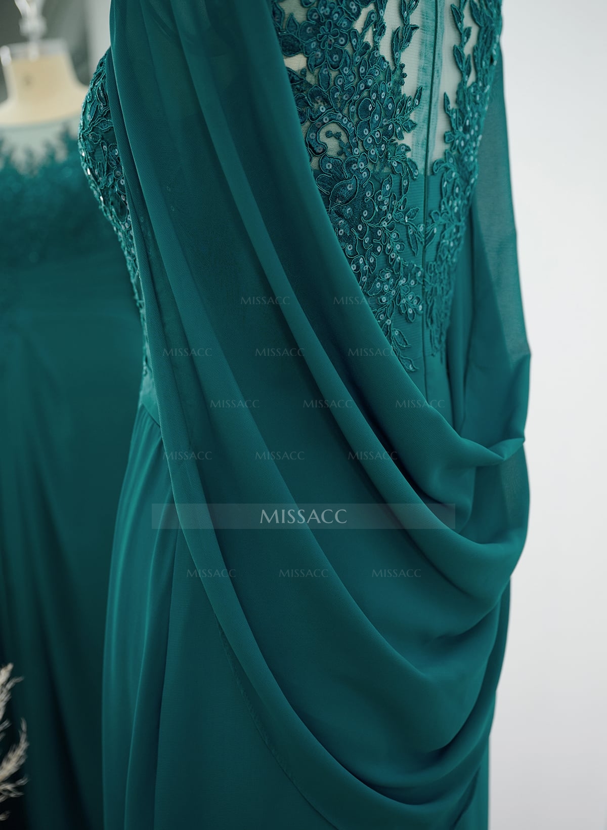 A-Line Illusion Neck Chiffon Mother Of The Bride Dresses With Appliques Lace