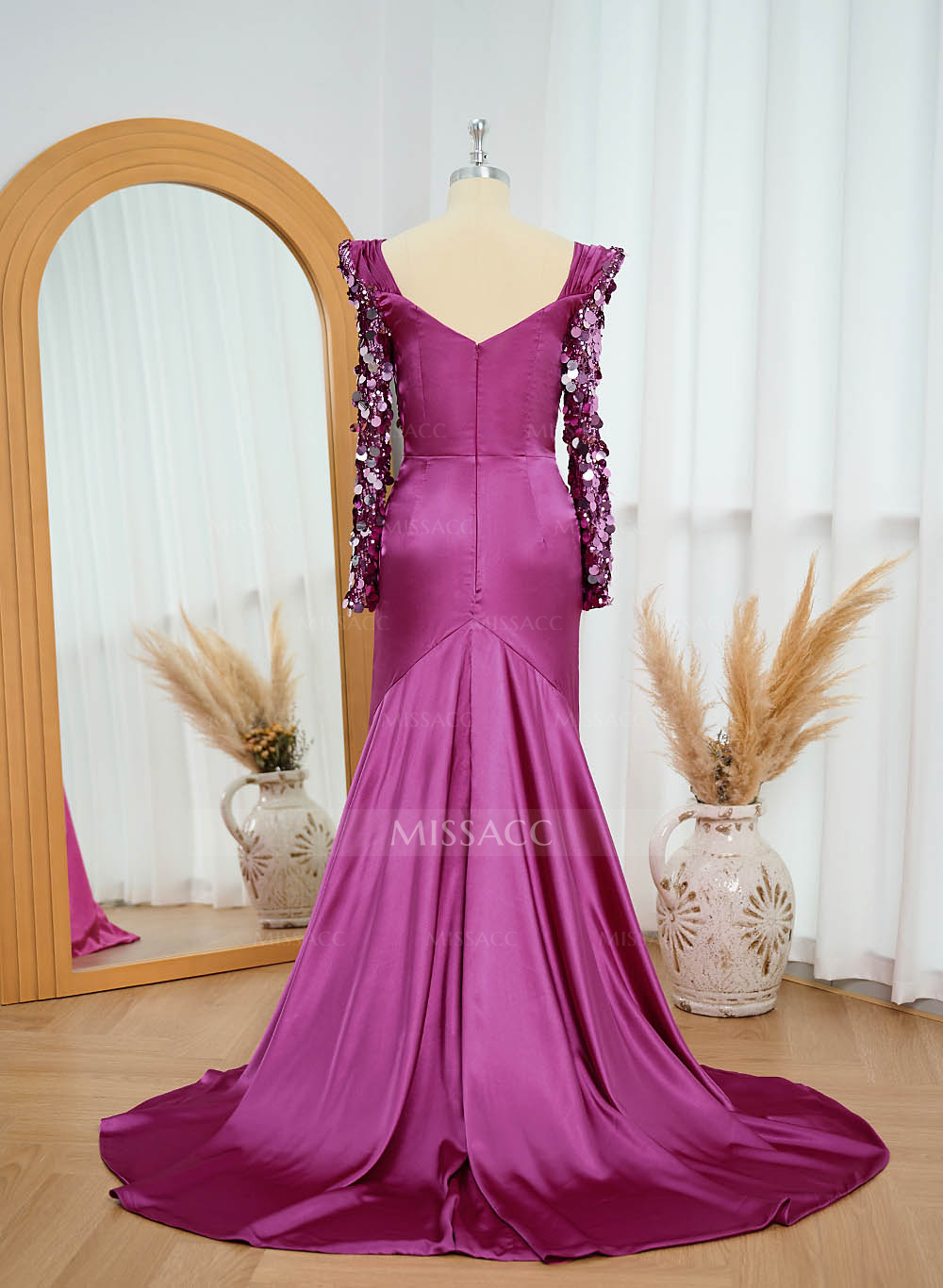 Trumpet/Mermaid V-Neck Long Sleeves Silk Like Satin/Sequined Prom Dresses