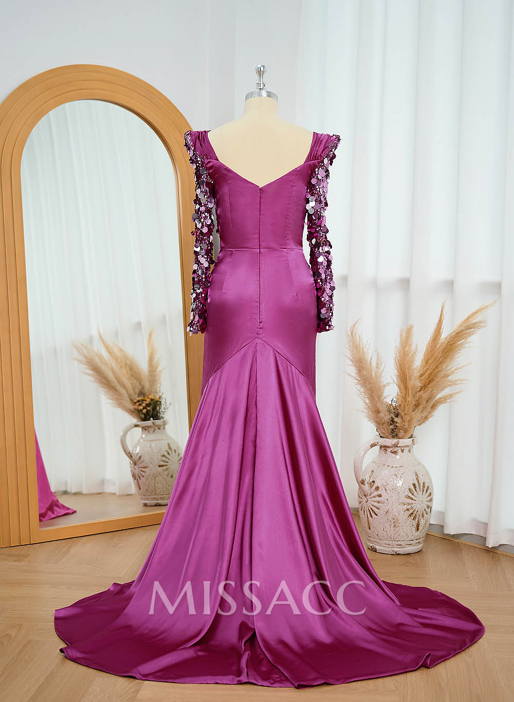 Trumpet/Mermaid V-Neck Long Sleeves Silk Like Satin/Sequined Prom Dresses
