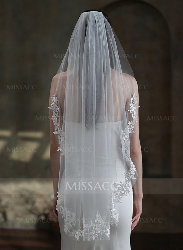 Lace Applique Edge One-Tier Fingertip Bridal Veils