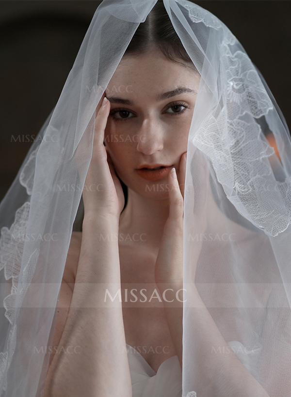 Cut Edge Two-Tier FIngertip Bridal Veils With Lace Floral