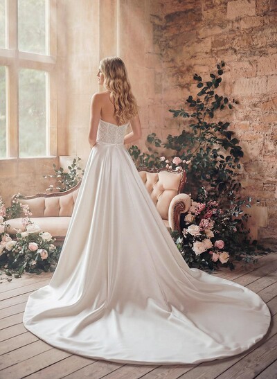 Sheath/Column Sweetheart Sleeveless Satin/Sequined Wedding Dresses