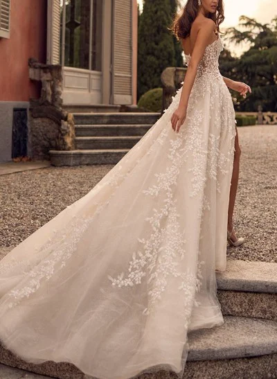 Ball-Gown Sweetheart Sleeveless Lace Wedding Dresses With Appliques Lace